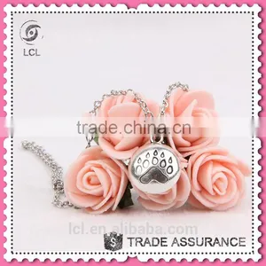 Simple Necklace Designs With Cat's Paw Pendant, Imitate Silver Chain Alloy Necklace for Women thumbnail-2