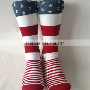 Oem Custom Design White and Red Thick Combed Cotton Socks for Men thumbnail-1