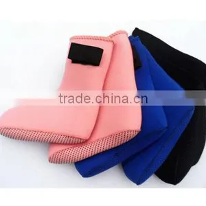 Factory Price Neoprene Custom Made Waterproof Diving Socks thumbnail-1
