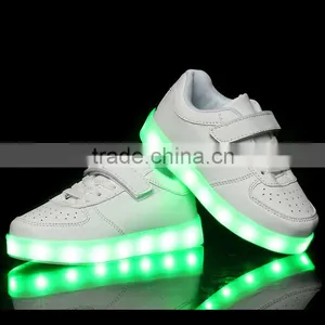 2016 Hot Selling Wholesale Buckle Strap Kids Shoes Kids Light Up Shoes thumbnail-4