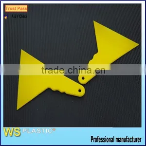 Plastic Edge Scraper thumbnail-1