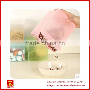 Superimposed Flip-open Cover Food Crisper thumbnail-3