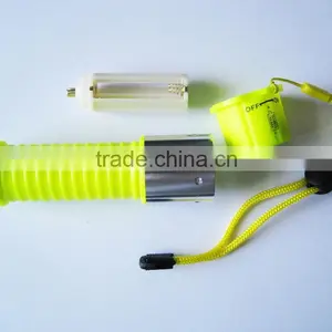 LED Waterproof Diving Flashlight thumbnail-6