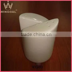 New Design Salt and Pepper Shaker thumbnail-1