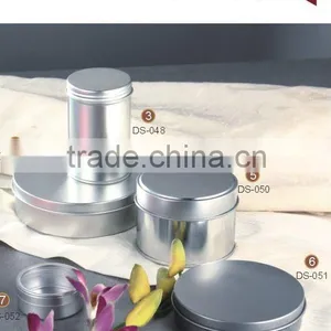 Mini Round Candy Tin thumbnail-1