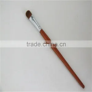 Wooden Handle Angled Eye Shadow Brush thumbnail-2