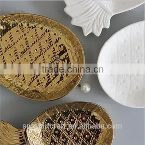 Table Decoration Ceremic Golden and White Pineapple Tray thumbnail-5