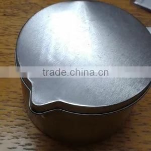 Metal Plain Round Seamless Candle Tin With Pouring Spout thumbnail-1