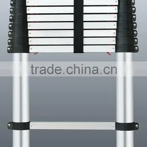 Aluminium Folding Ladder (with EN131 Certification) thumbnail-1