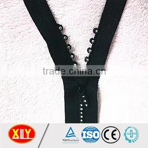 High Quality Custom Pull Plastic Diamond Zipper , Clothing Zipper thumbnail-6