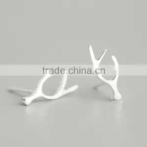 Fashion Popular Deer Design Daily Wear 925 Silver Sud Earrings thumbnail-4
