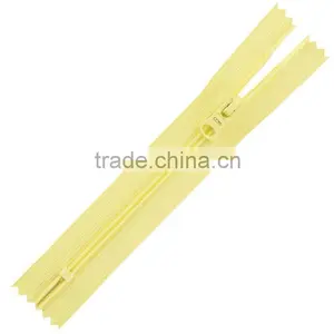Fashion High Quality No.5 Nylon Zipper for Sale thumbnail-1
