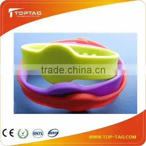 Logo Printed Ntag203 Waterproof Silicone RFID Smart Wristband thumbnail-1