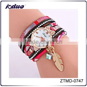 New Fashion Women Alloy Feather Pendant Watches thumbnail-1