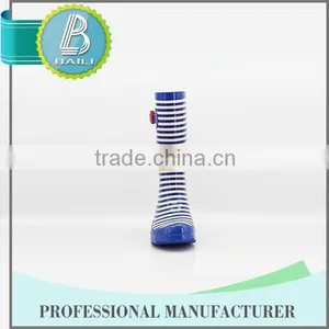 China Manufacturer 10 Years Experience Colorful Horse Rubber Rain Boots thumbnail-2