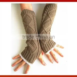 2015 New Design Knitted Lace Trim Gloves/New Pop Button Sided Lace Trim Mma Gloves Wholesale thumbnail-3
