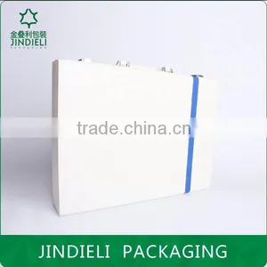 High Grade White Leather Cosmetic Gift Box With Handle thumbnail-2