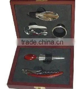 Deluxe Wine Gift Set thumbnail-1