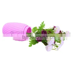 Silicone Vase of Flower thumbnail-1