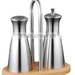 Pepper Mill and Salt Shaker Set With Shelf thumbnail-1
