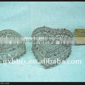 Heart Shaped Silver Wire Decorative With Pearl Love Gift Box thumbnail-1
