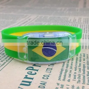 2016 Promotional LED Silicone Bracelet China Supplier thumbnail-2