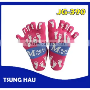 Bamboo Non-Slip Sport Socks thumbnail-1