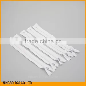 High Quality No.#3 20 cm Auto Lock Close End White Nylon Zipper thumbnail-4