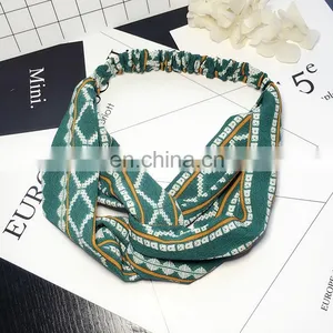 Cross Cloth With A Korean Belt In the Middle of TheKnot Geometric Design Headdress thumbnail-3