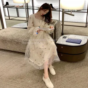 Dress thumbnail-3