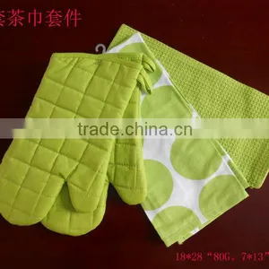 Cotton Gloves and Two Towel for Kitchen thumbnail-1
