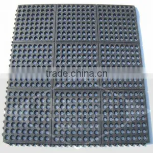 Interlocking Drainable Click Mats thumbnail-1