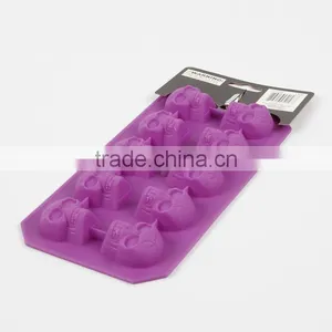 TPR Halloween Skull Design Ice Cube Tray thumbnail-2