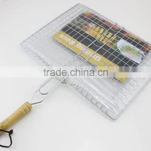 Silver Tone Metal BBQ Grilling Net With Round Wooden Handle thumbnail-4