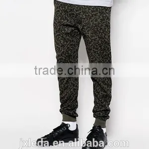 Custom Men Fashion Tapered Full Camo Print Sweat Trousers, Fitness Casual Training Gym Pants OEM thumbnail-1