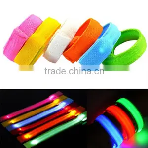 LED Nighlight Glow Glowing Wristband Bracelet Party Dance Bar Disco Bangle Light thumbnail-1