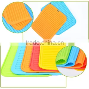 High Quality Heat Resistant Baking Mat Waterproof Anti-skidding Silicone Placemat thumbnail-5