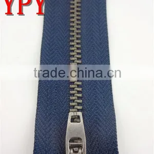 Y Teeth Zipper thumbnail-1
