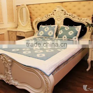 SILK MULBERRY BLANKET WITH PILLOW CASES, SOFT, BREATHABLE WITH ELEGANT DESIGNS AND COLORS thumbnail-1