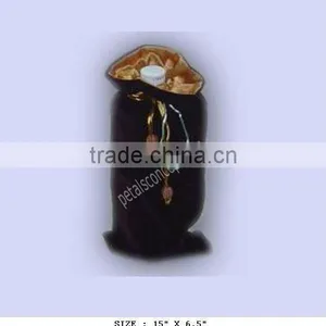 Velvet Drawstring Wine Packing Pouch thumbnail-1