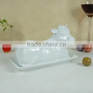 Porcelain Butter Dish in Cow Shape thumbnail-1
