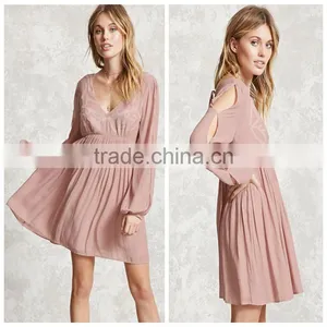 Woman Long Vented Sleeve Scoop Neck Self-Tie Back Stripe Chiffon Emroidered On the Front Dress thumbnail-1
