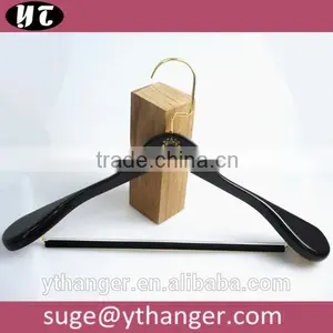 WL152 Hotel Hanger Black Wooden Hanger for Men Suits thumbnail-1