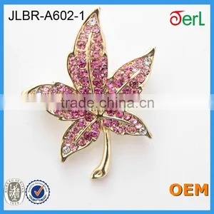 China Supplier Beautiful Flower Design Crystal Brooch For Wedding thumbnail-6
