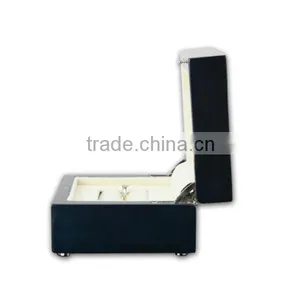 Championship Wood Ring Display Box thumbnail-4