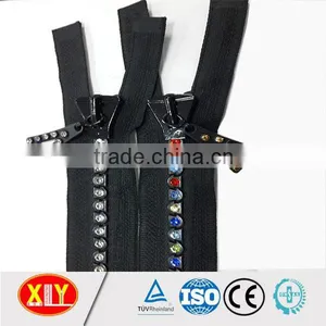 High Quality Custom Pull Plastic Diamond Zipper , Rhinestone Zipper thumbnail-3