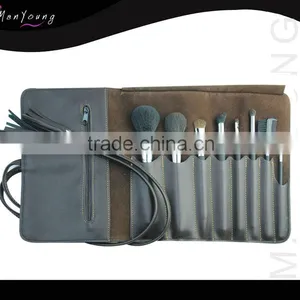 ManYoung Professional Cosmetic Brush With Pouch thumbnail-1