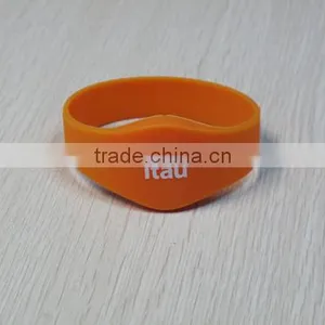 2015 Hot RFID Design Your Own Silicone Wristbands, 125KHz/13.56MHz RFID Wristbands With Factory Low Price thumbnail-1