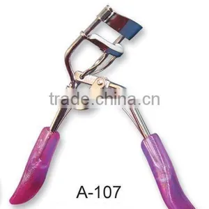 Mini Metal Eyelash Curler thumbnail-1