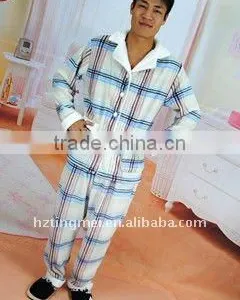 Men's 100% Polyester Striped Printed Coral Fleece Pajama Set thumbnail-1
